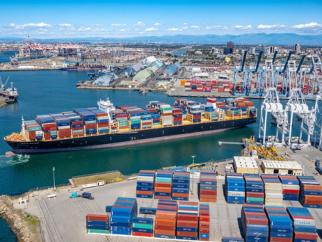 2. Vận chuyển hàng hóa bằng đường thủy nội địa sang cảng Enns