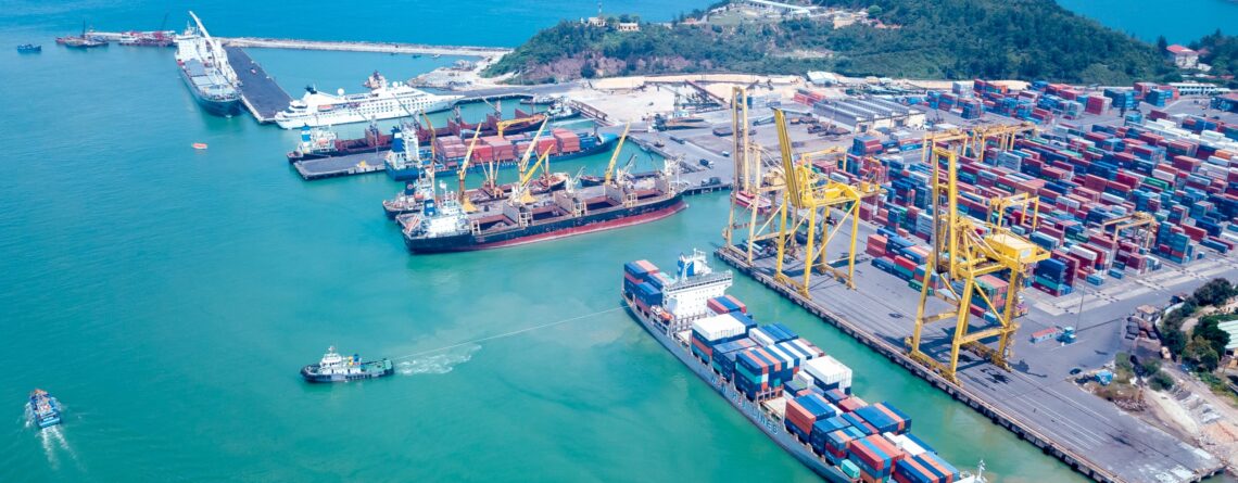 giá cước vận tải biển tăng cao