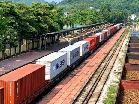 Ưu nhược điểm vận chuyển container bằng đường sắt