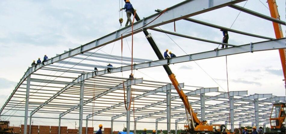 Xây dựng nhà xưởng, kho bãi cho các doanh nghiệp trong khu công nghiệp